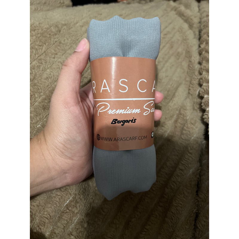 REJECT ARASCARF BERGARIS