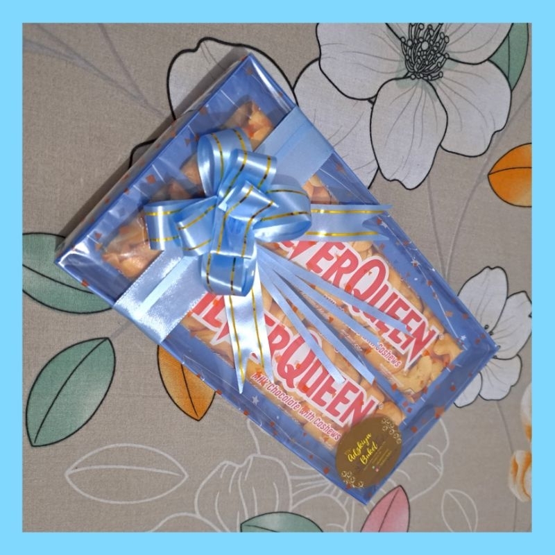 

gift hampers/ hampers unik/ hampers cantik/ hampers murah/ hadiah wisuda/ hadiah valentine/ hadiah ulang tahun/ boucket snack/ seserahan