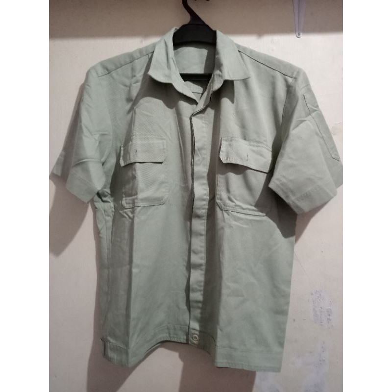 Kemeja safari pria (preloved)