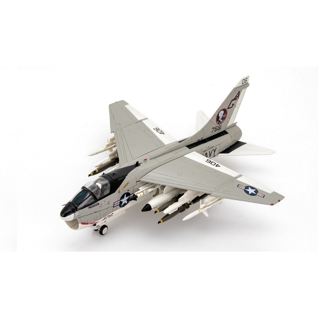 Diecast Pesawat Tempur A-7 E Corsair II US Navy Skala 72 Century Wings