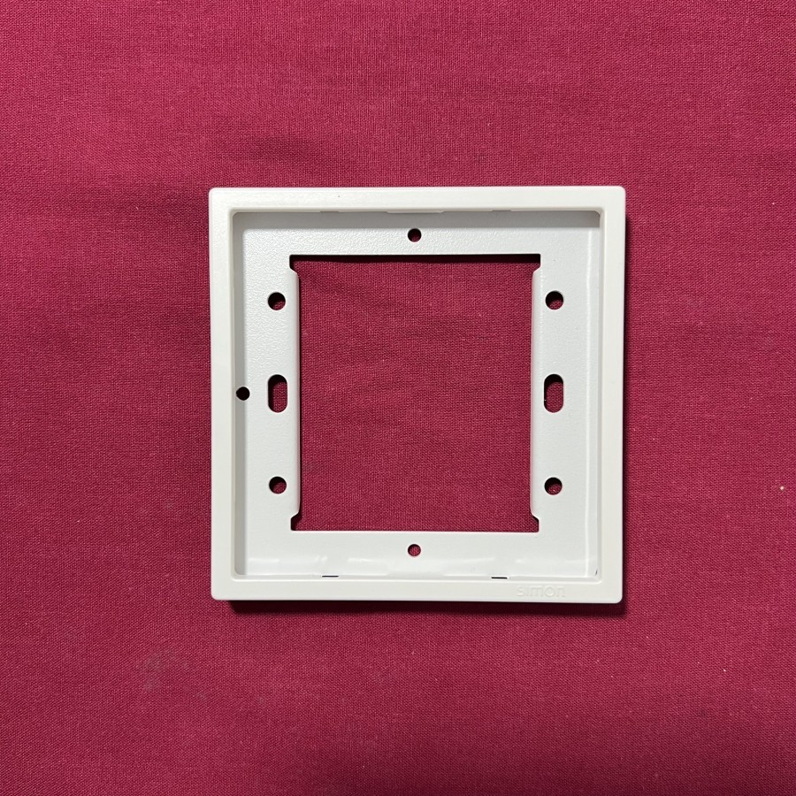 700610N Frame Saklar Stop Kontak 1 Gang I7 White Simon
