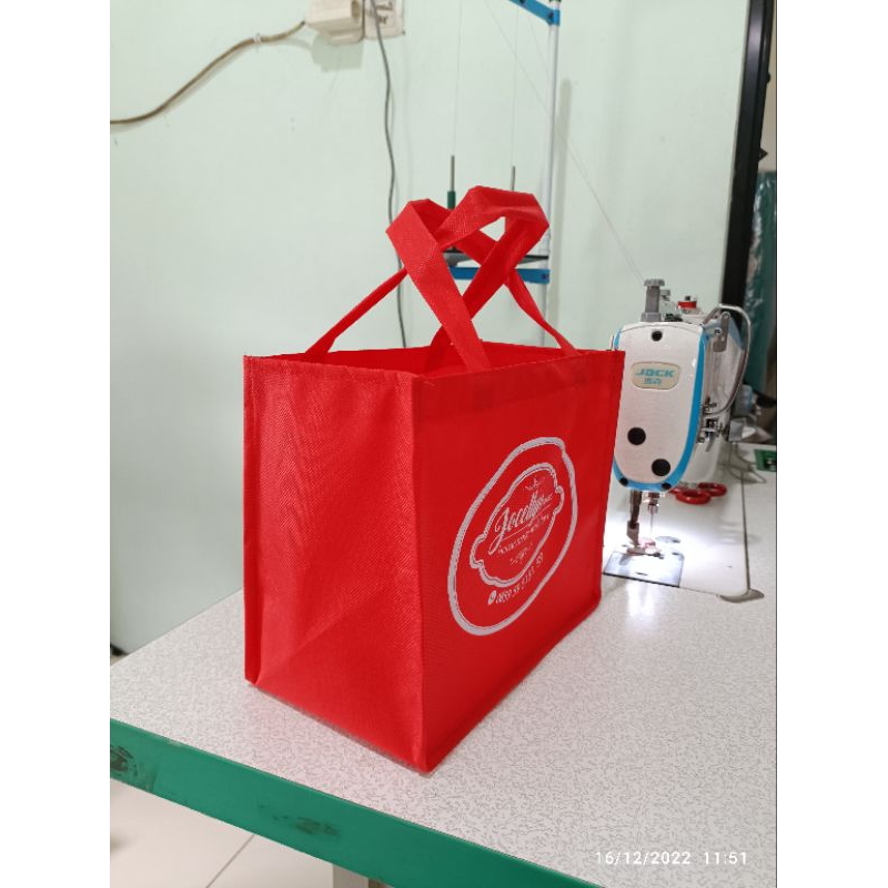 

90gsm 251220 Tas spunbond box bag sablon