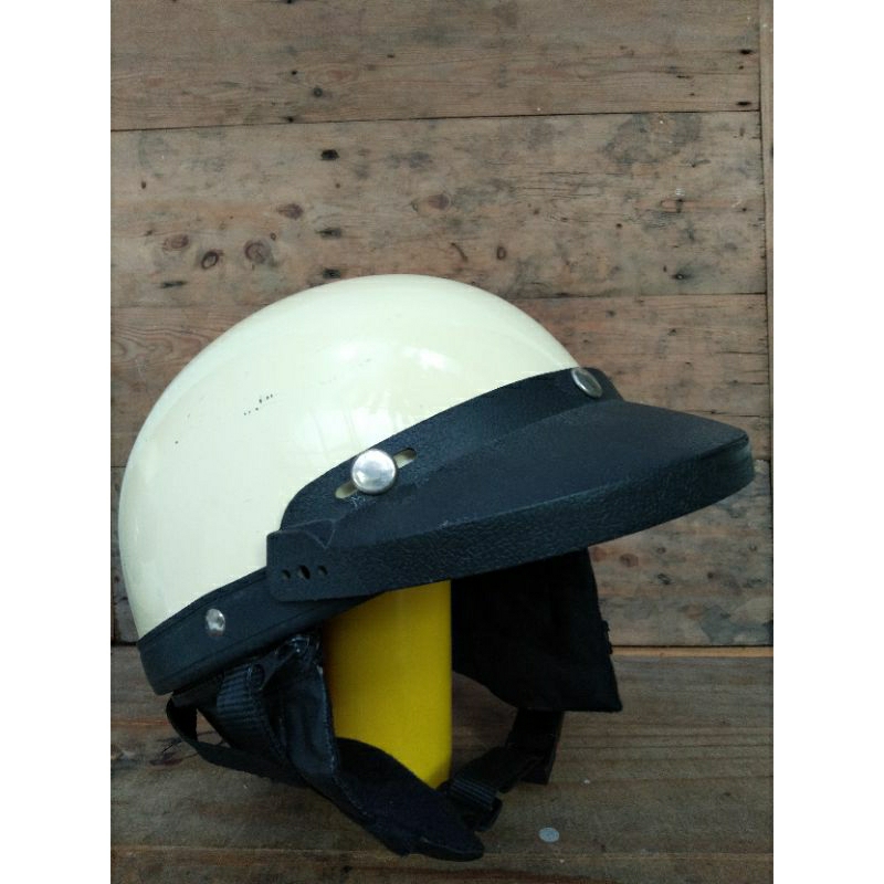 Helm Retro/ Helm Vespa bekas second preloved