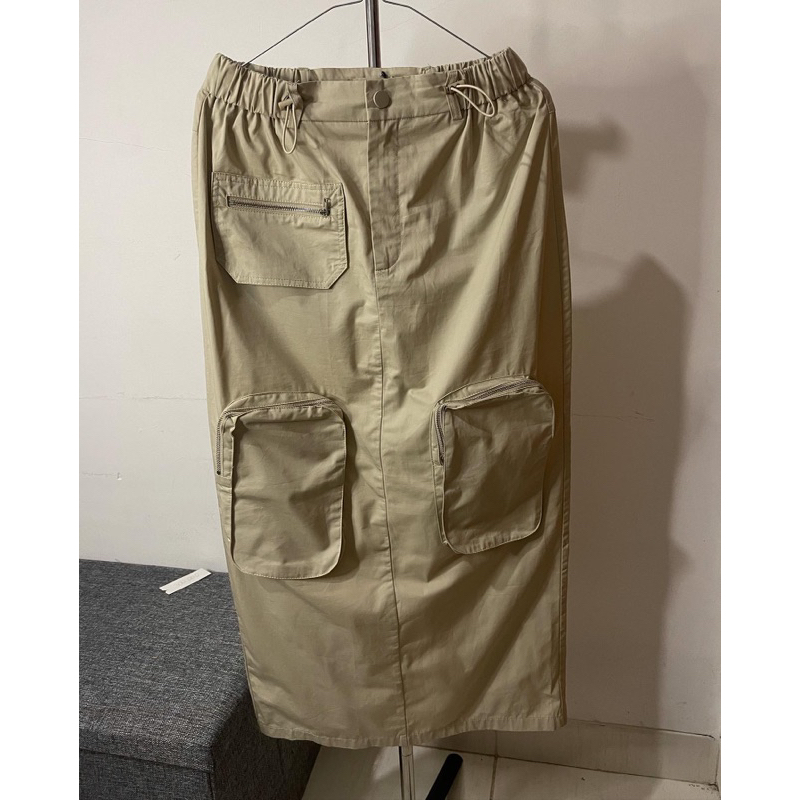 3 mongkis skirt x bece