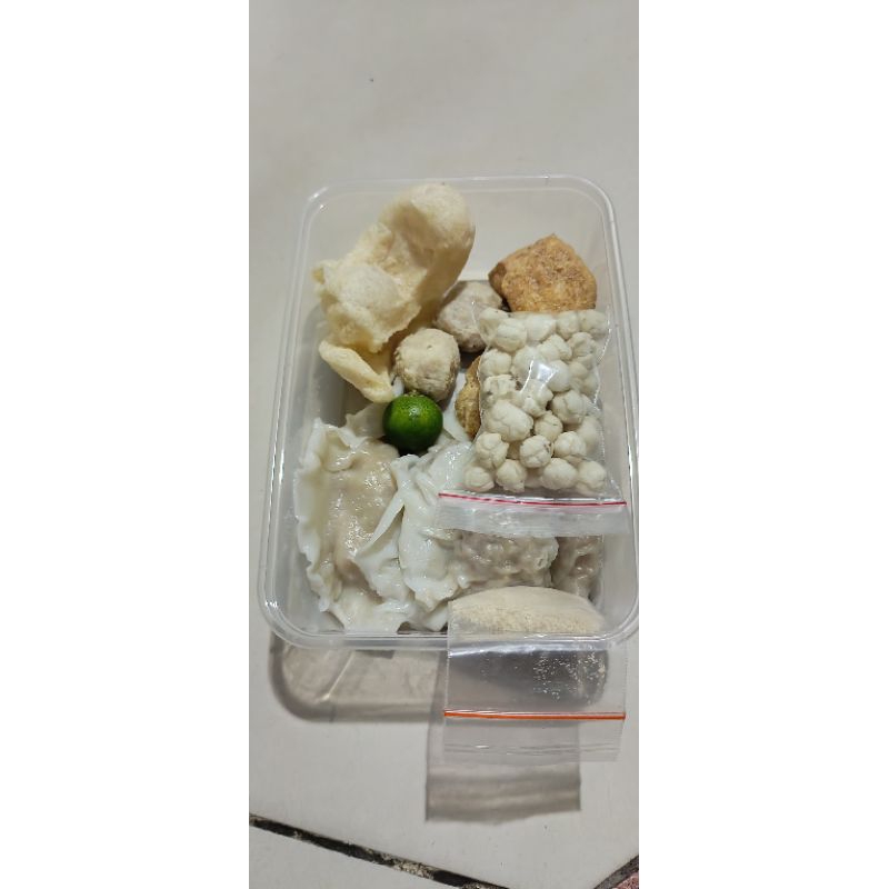 

pangsit kuah pedas