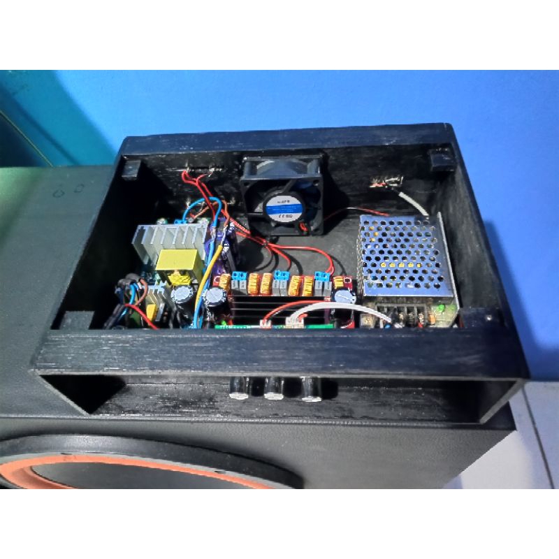 Power amplifier rakitan subwoofer