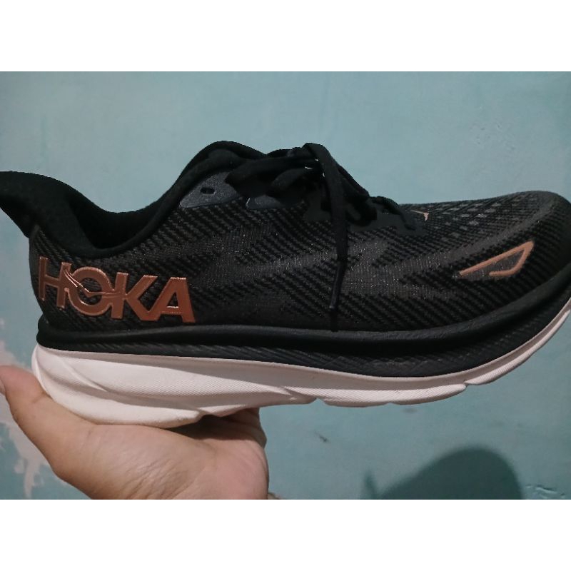 PRELOVED HOKA CLIFTON 9