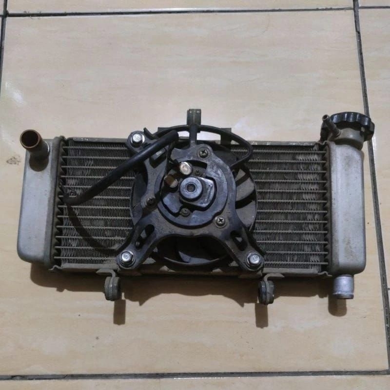 RADIATOR 1 SET KIPAS CBR250R KYJ/ CBR250R THAILAND ORIGINAL CABUTAN