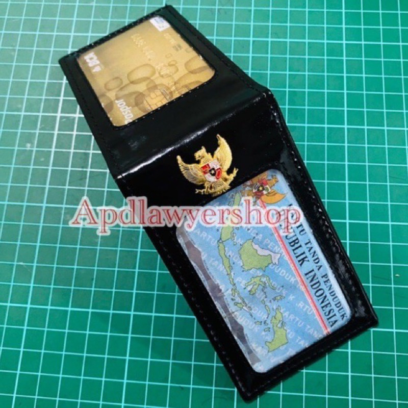 

Name Tag ID Card Saku Hitam Kilap Glossy Magnet Logo Garuda Kuningan 2 Sisi PREMIUM