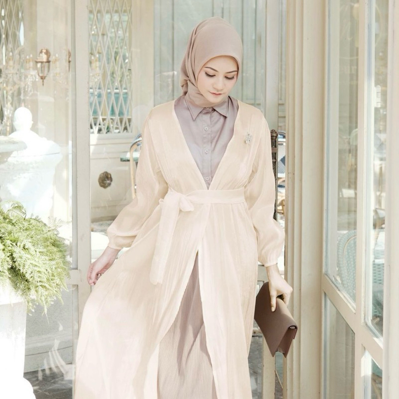 PL Vanilla Hijab Shimmer Dress Outer size S