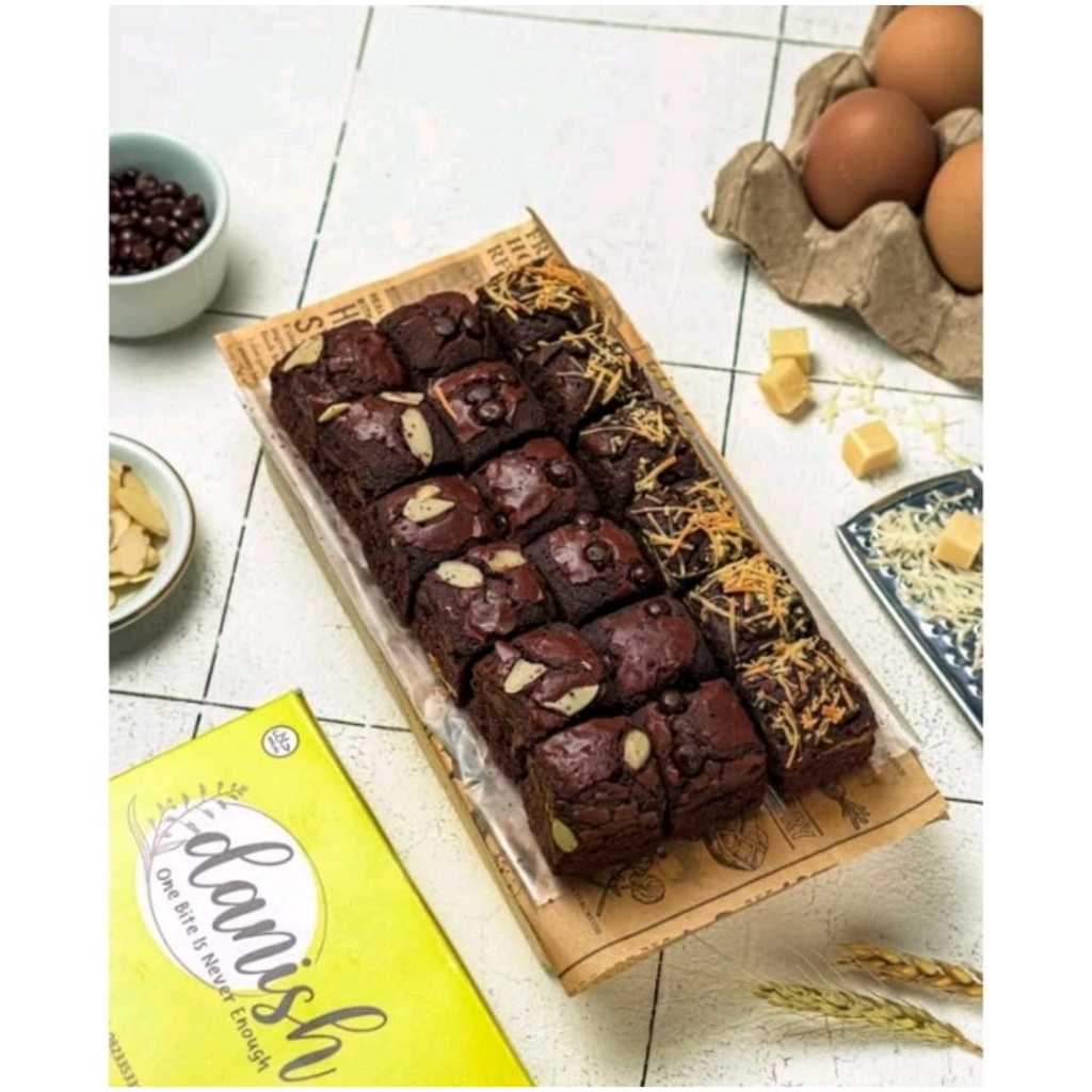 

BROWNIES (BROWNIES PANGGANG 20x10cm ISI 18 PCS)