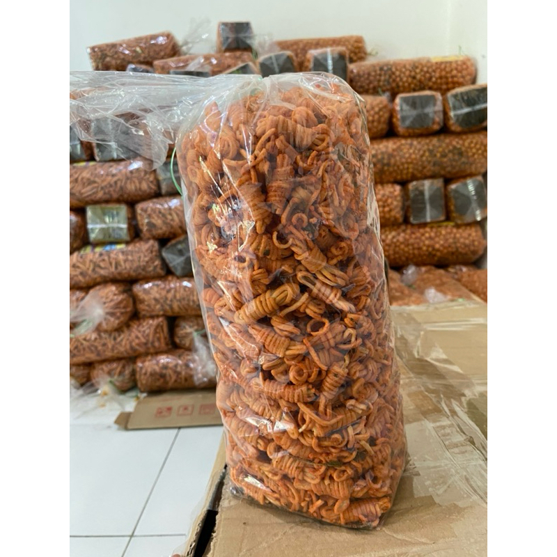 

Basreng ,cimol, mie gulung 1 ball / 2 kg