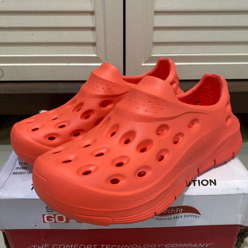 SANDAL SKECHERS ARCH FIT GO FOAM 1 ORIGINAL - 45 ORANGE