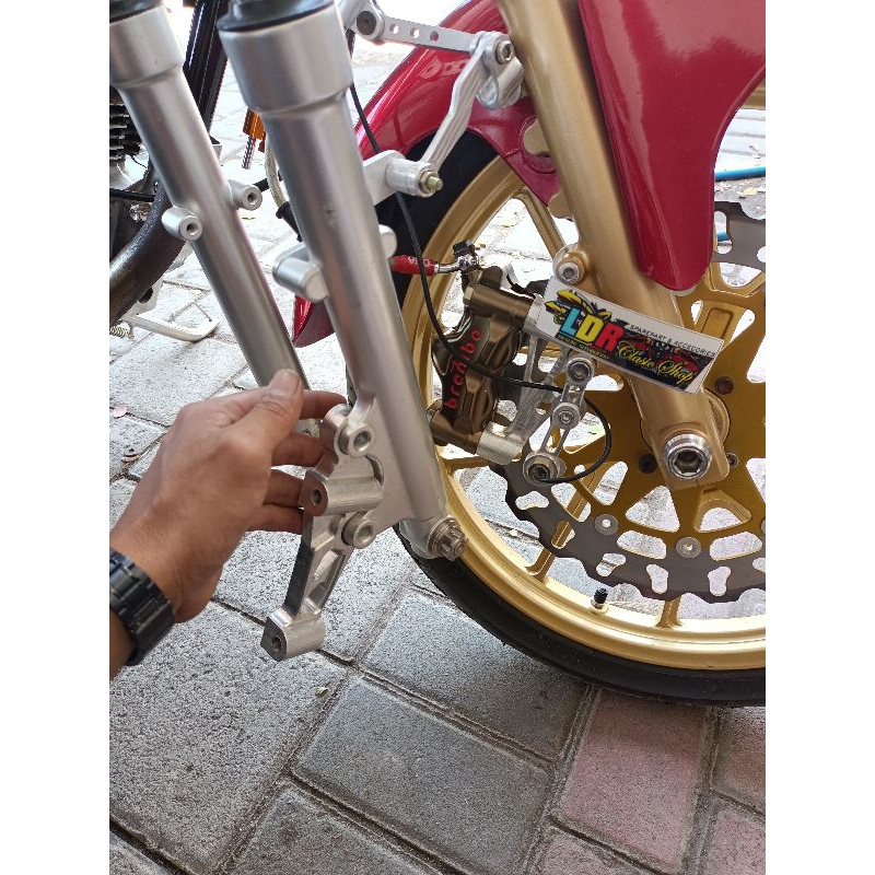 Braket Kaliper Brembo GP4 disk 300 PNP Shok Depan RX king Special / Lama / Yamaha RX king