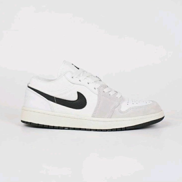 Air Jordan 1 Low Astrograbber White Black