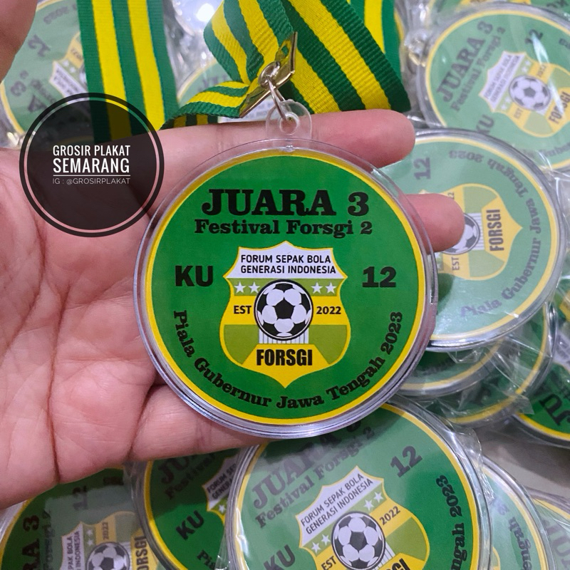 MEDALI CUSTOM DUA SISI MEDALI WISUDA MEDALI CUSTOM NAMA