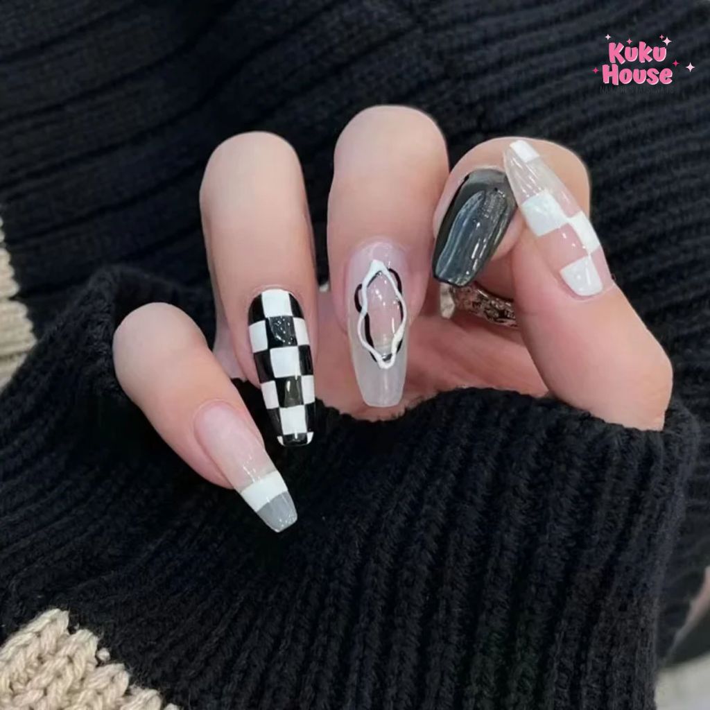 kuku.id Kotak Kuku Palsu Panjang Motif Kotak-Kotak Warna Hitam R067