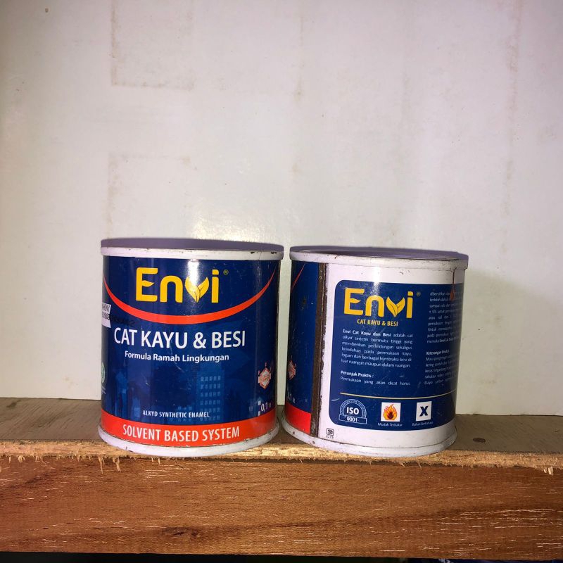 Cat Kayu Besi Envi