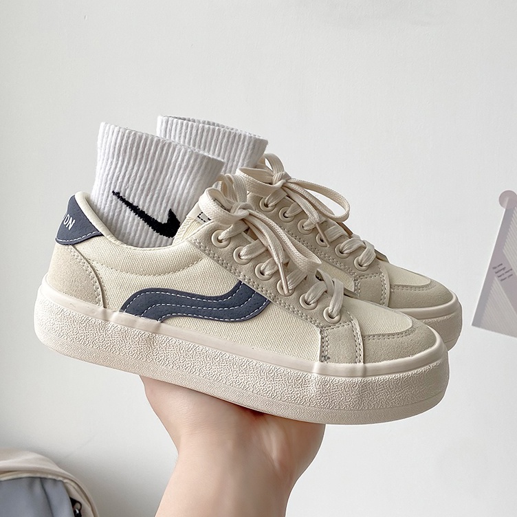 Jejak Kecantikan Langkah Percaya Diri GROSIRCOD SEVENDAY SEPATU KANVAS WANITA KOREA IMPORT CASUAL SP