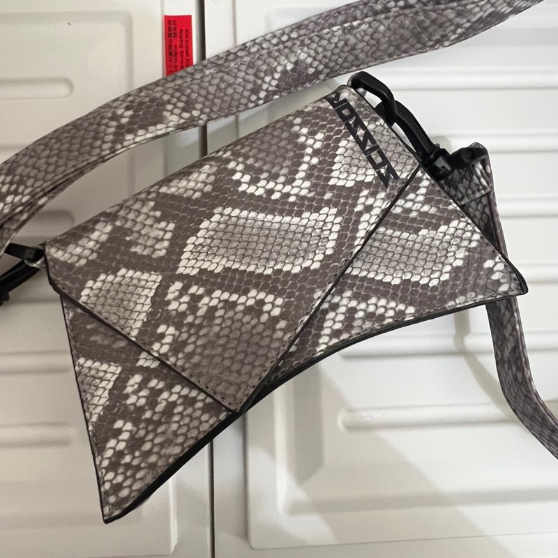 scipaprock - sling bag