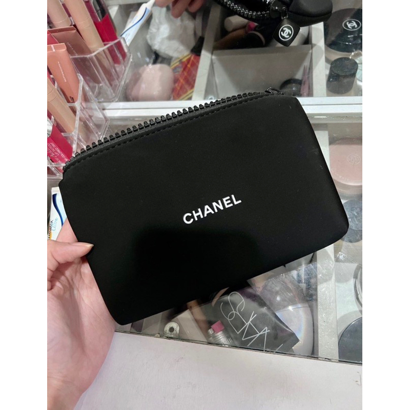 chanel pouch black