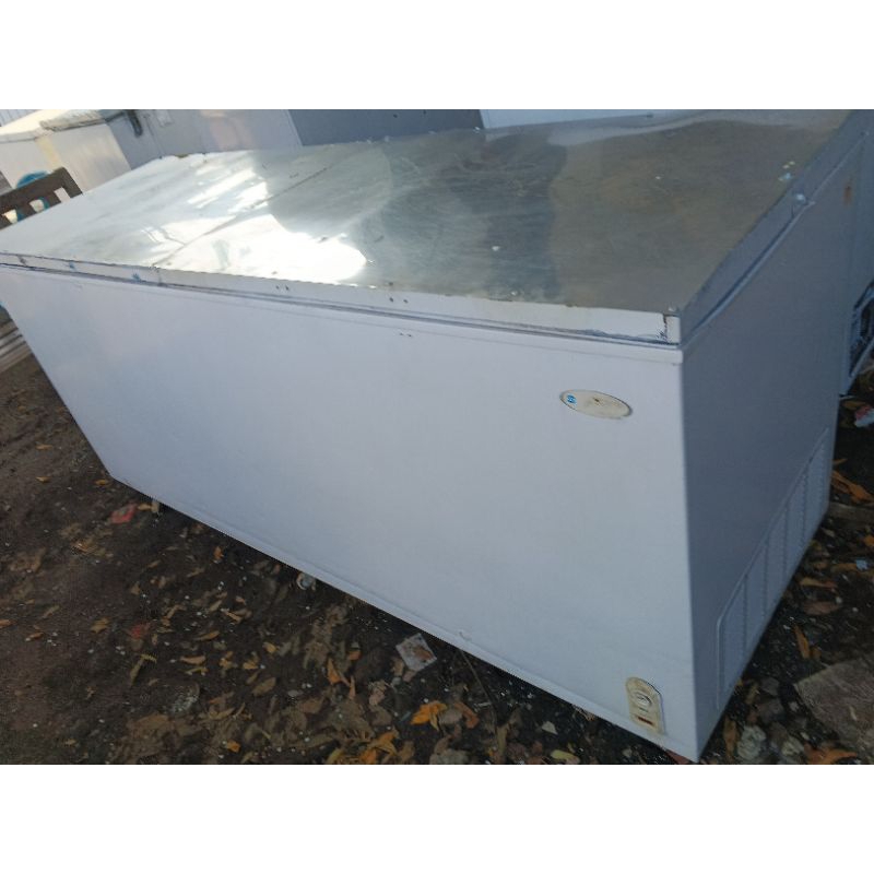 Freezer box 600 liter second bekas