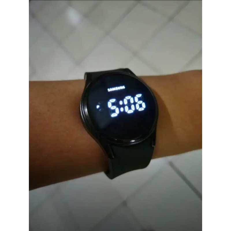 Jam tangan Samsung (bukan smartwatch)