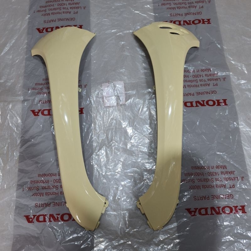 cover front R L sayap kanan kiri scoopy new 2022,2023,2024 cream original