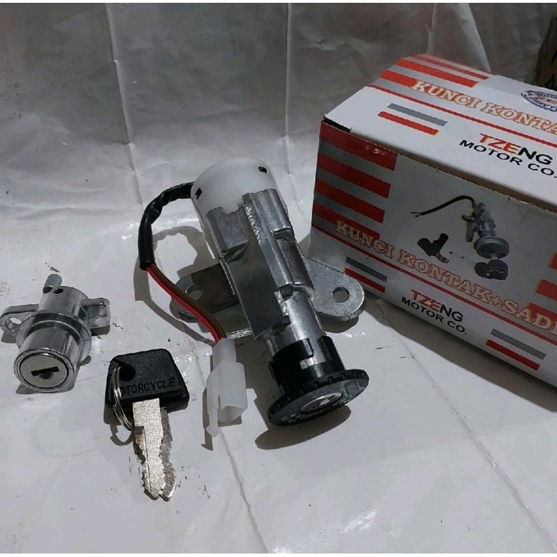 kunci kontak satu set + sadel motor Jupiter Z / kunci kontak tzeng/ kunci kontak Jupiter z