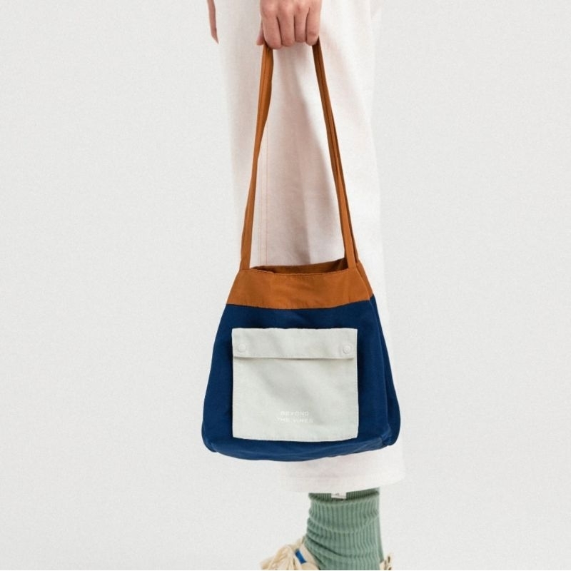 Beyond The Vines mini reversible