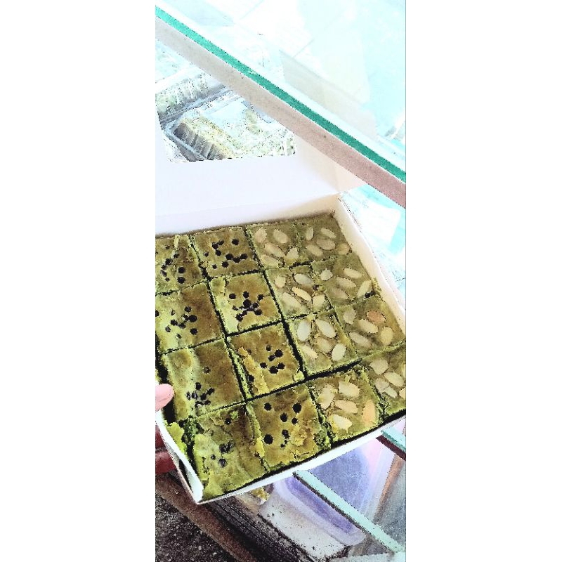 

BROWNIES GREEN TEA HEMAT GRATIS BUBBLE WRAP