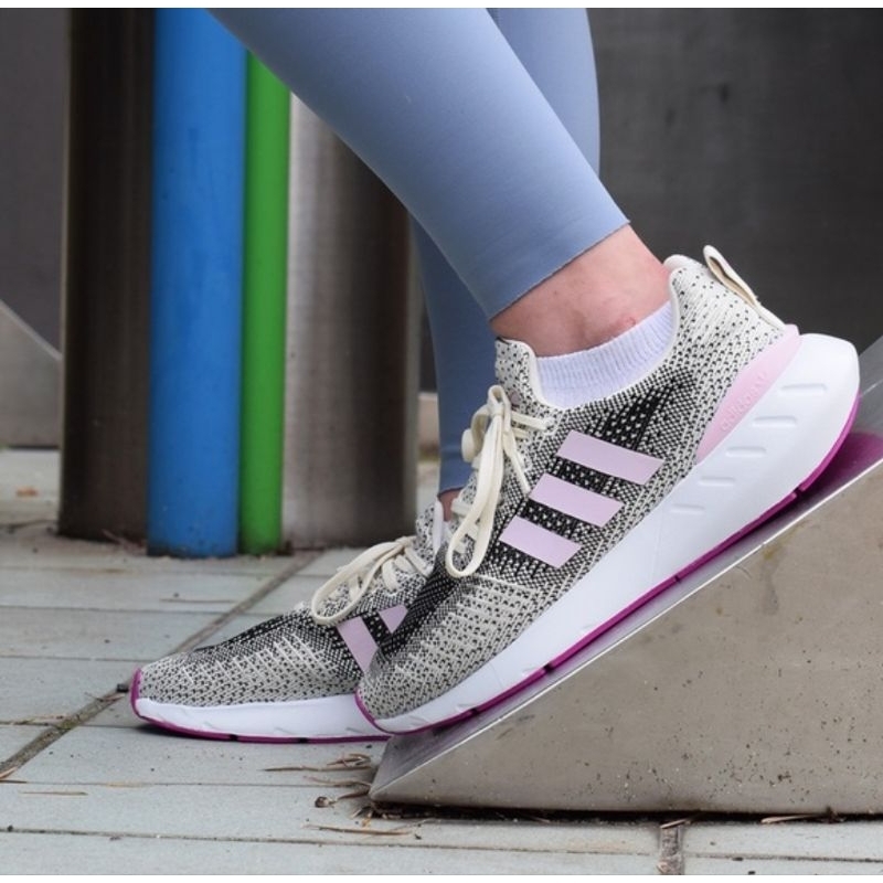 ADIDAS SWIFT RUN 22 SHOES
