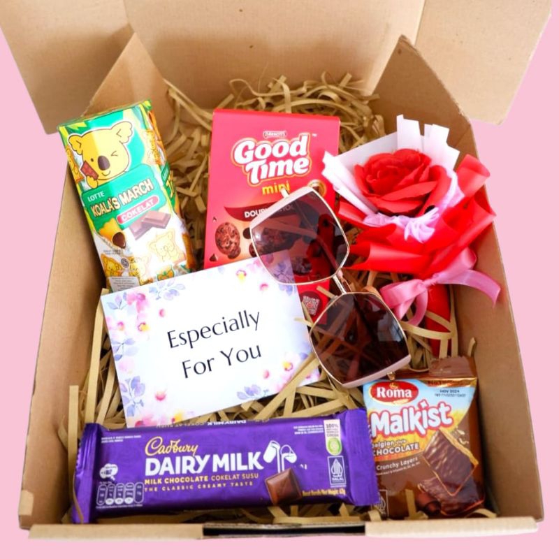 

Kado ulang tahun cewek/Hampers ulang tahun/kado valentine/kado anniversary/kado lebaran