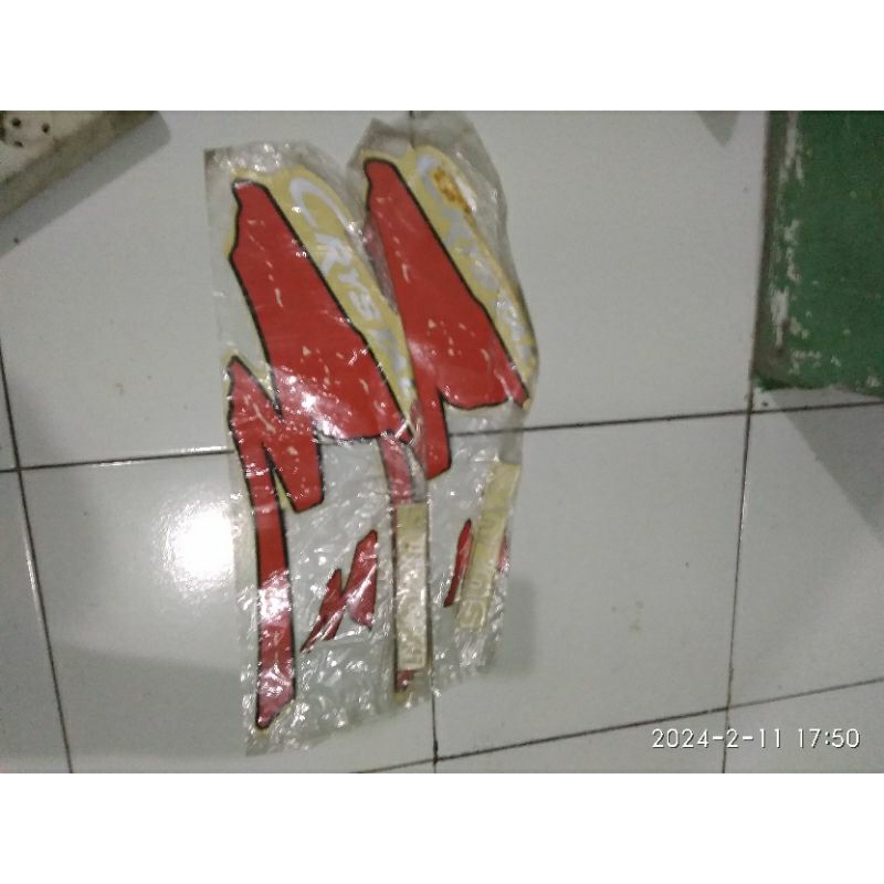 striping suzuki crystal