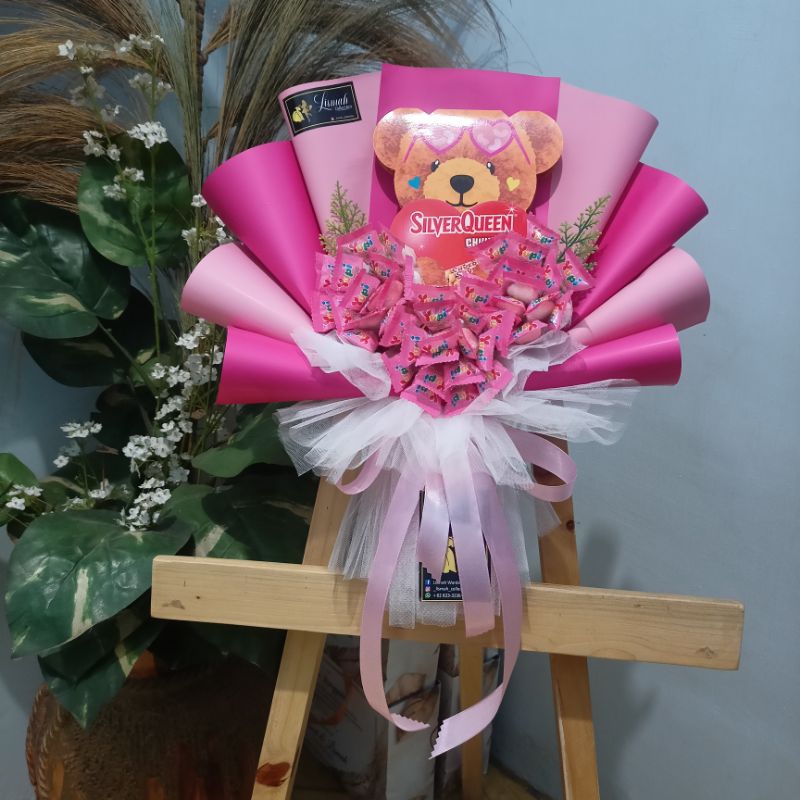 

Buket Silverqueen bruang