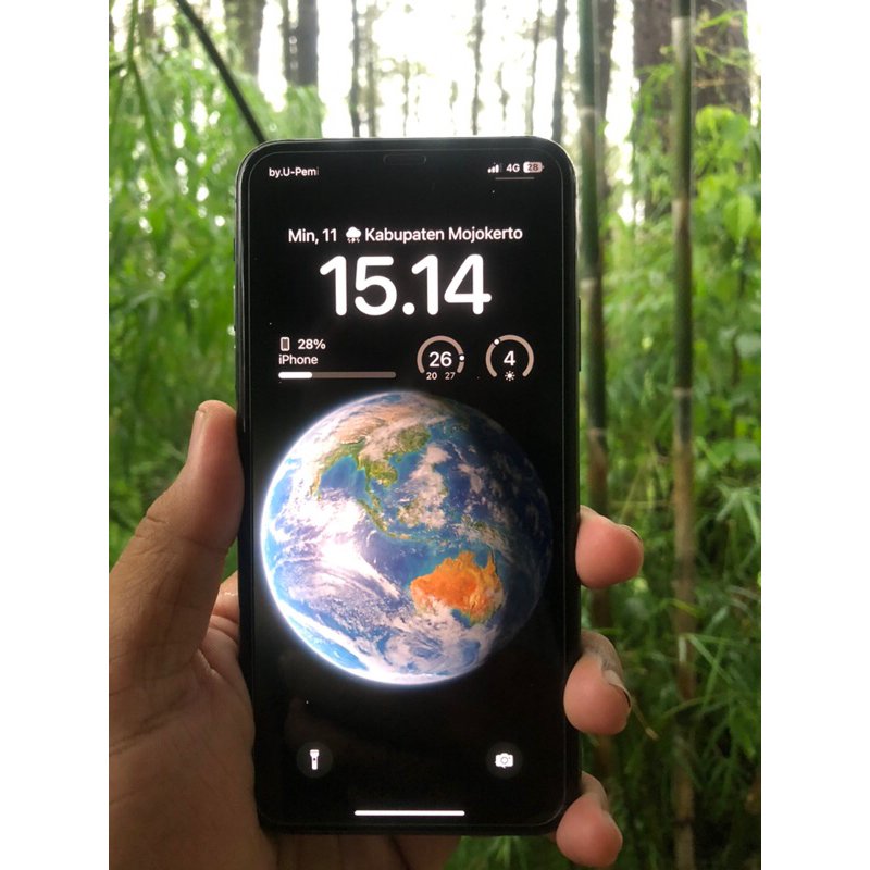 Iphone 11 Pro Max 64GB Beacukai (minus layar retak)