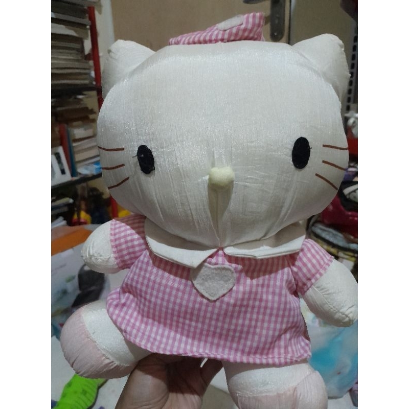 Boneka hello kitty parasut