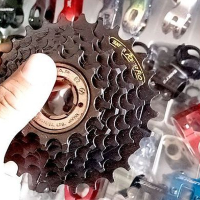 Freewheel Sprocket SUNTOUR 7 speed Japan Ulir drat (minus patah 1 gigi)