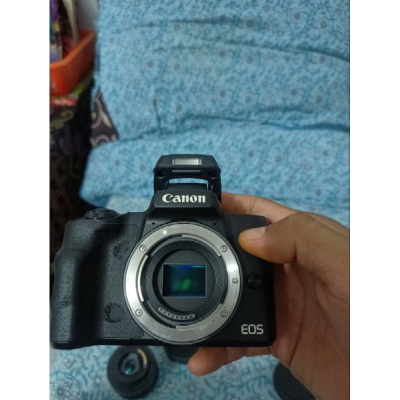 CANON EOS M50 mirrorless BEKAS + LENSA KIT 28 - 50 MM