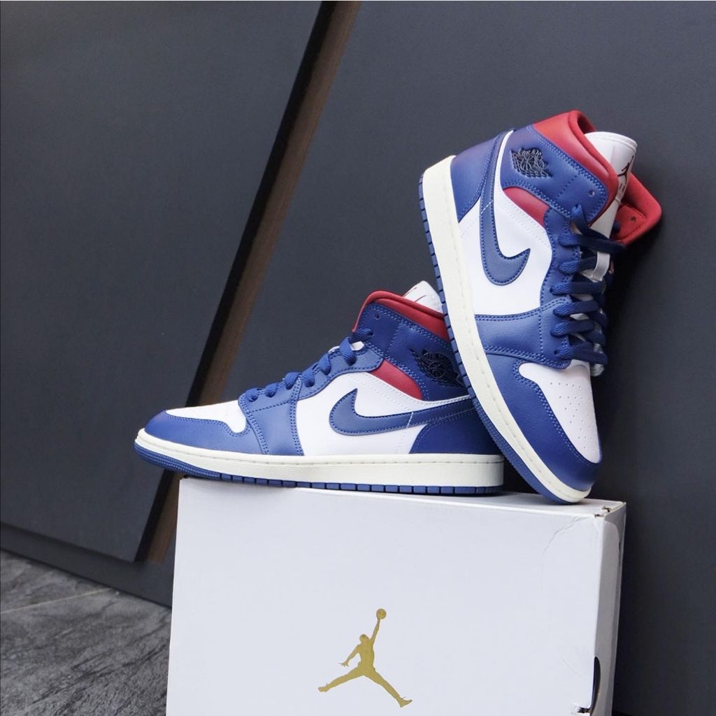 Air Jordan 1 Mid French Blue White Red