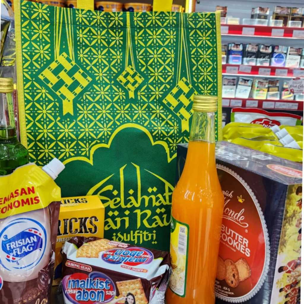 

Tas Lebaran Bahan Tebal Tapak Bawah GoodieBag Press Ukuran 30x40cm Tas Belanja Spundbond Full Jahit