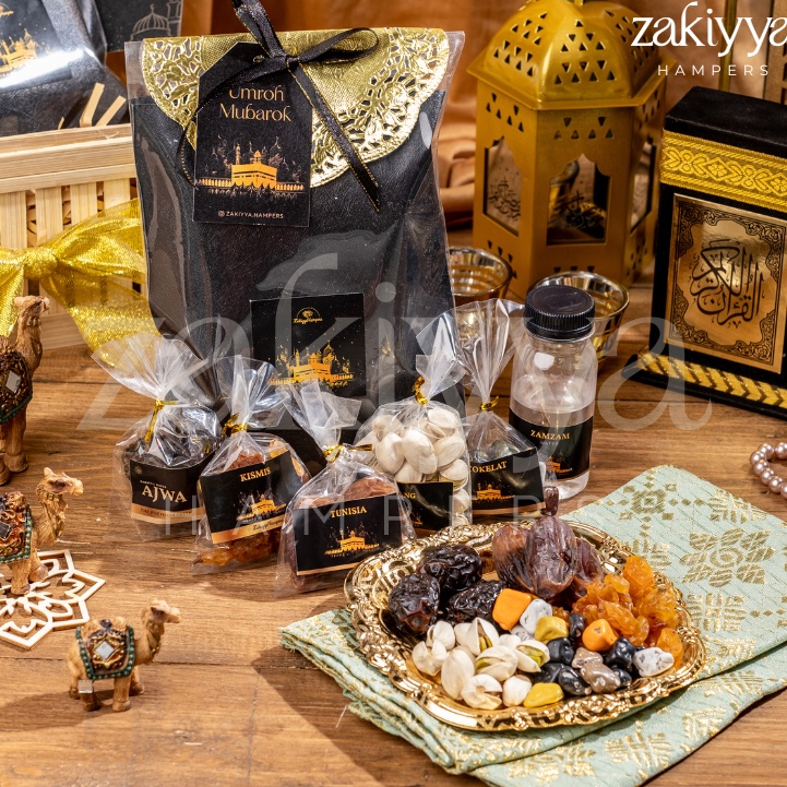 

Terbaru 5 Paket Hampers Paket OlehOleh Souvenir Haji Dan Umroh Premium Paket Fancy Akasia