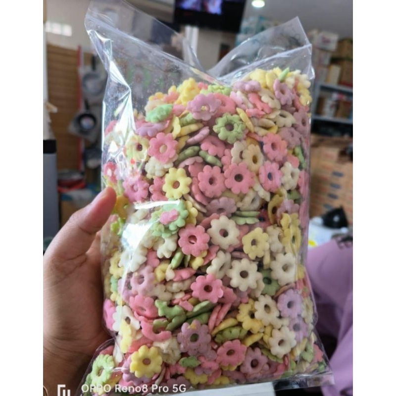 

Snack Ajisan sakura warna