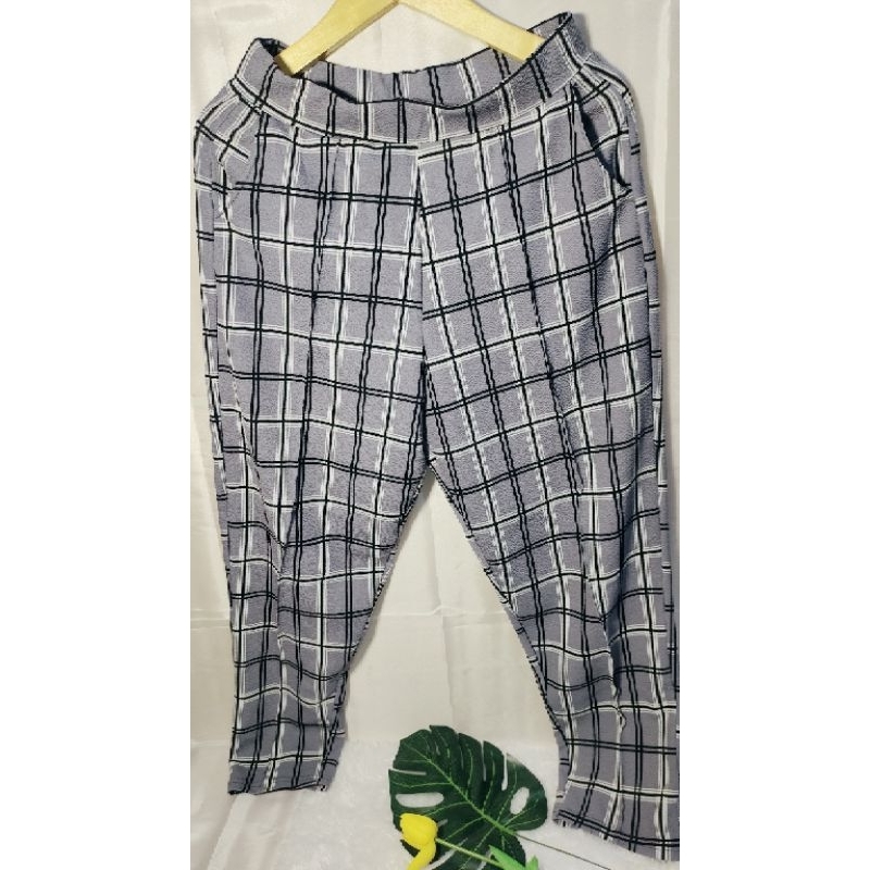 Pants Celana Pensil Scuba Jumbo Warna Abu Kotak² PRELOVED