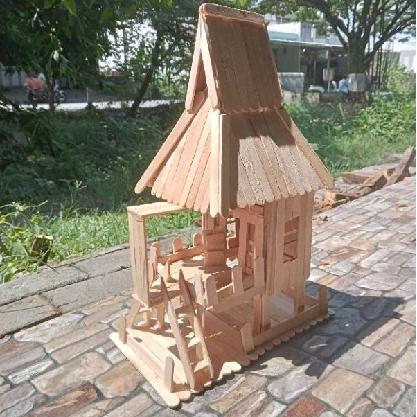 miniatur rumah adat walewangko sulawesi utara dari stik es krim