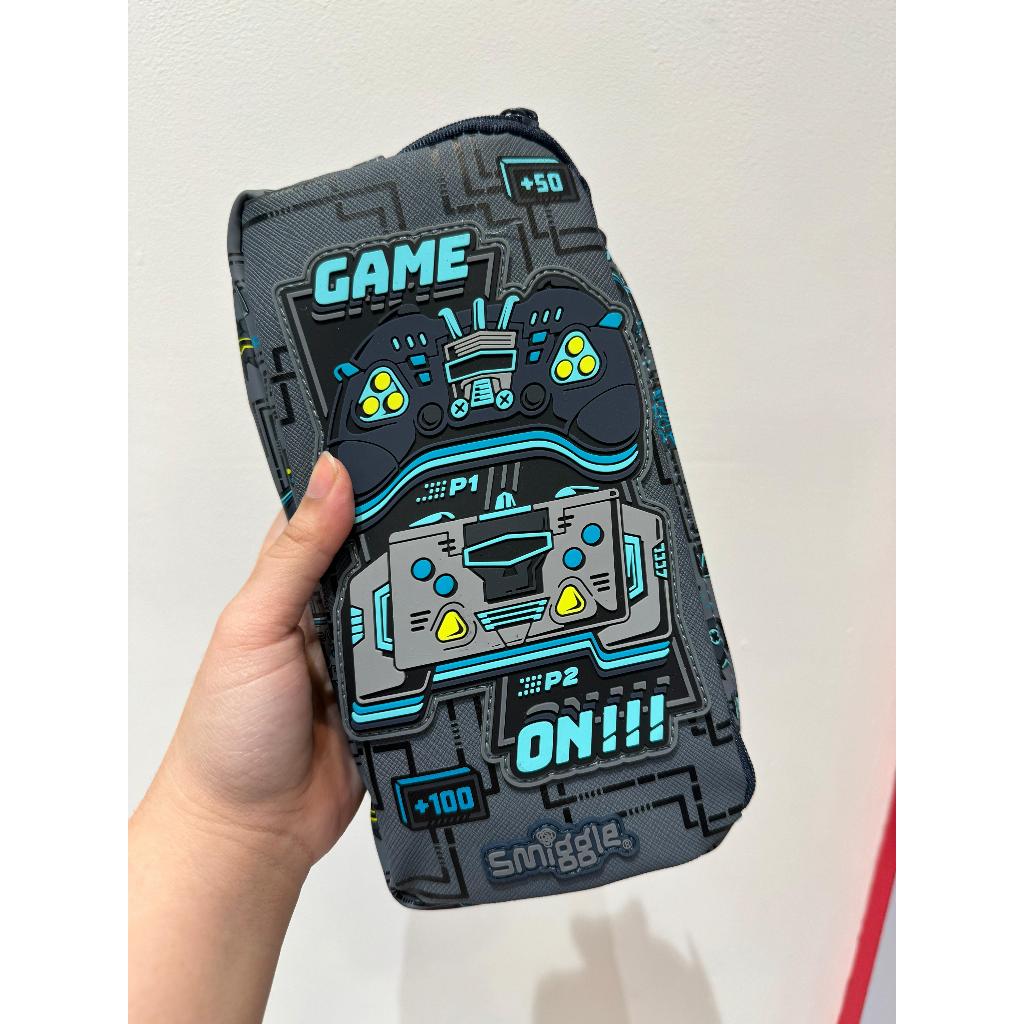

SMIGGLE EPIC ADVENTURES PENSILCASE SOFTCASE GAME - TEMPAT PENSIL SMIGGLE