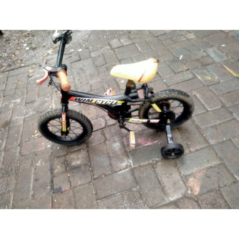 Sepeda ukuran 12" seken / sepeda anak bekas / sepeda wimcycle uk12" seken