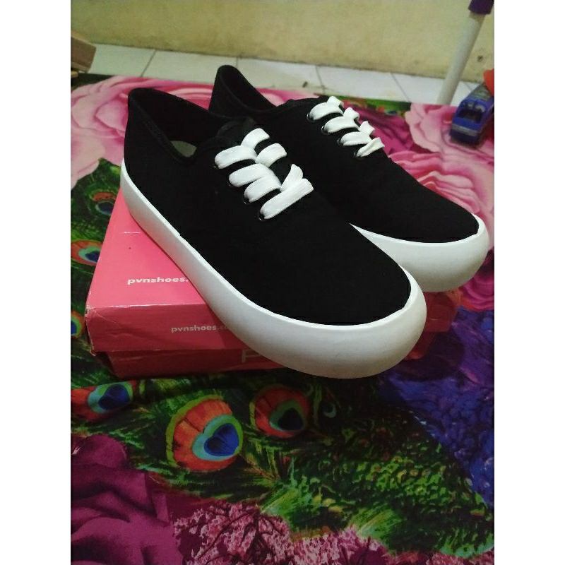 Sepatu PVN Hitam Size 42