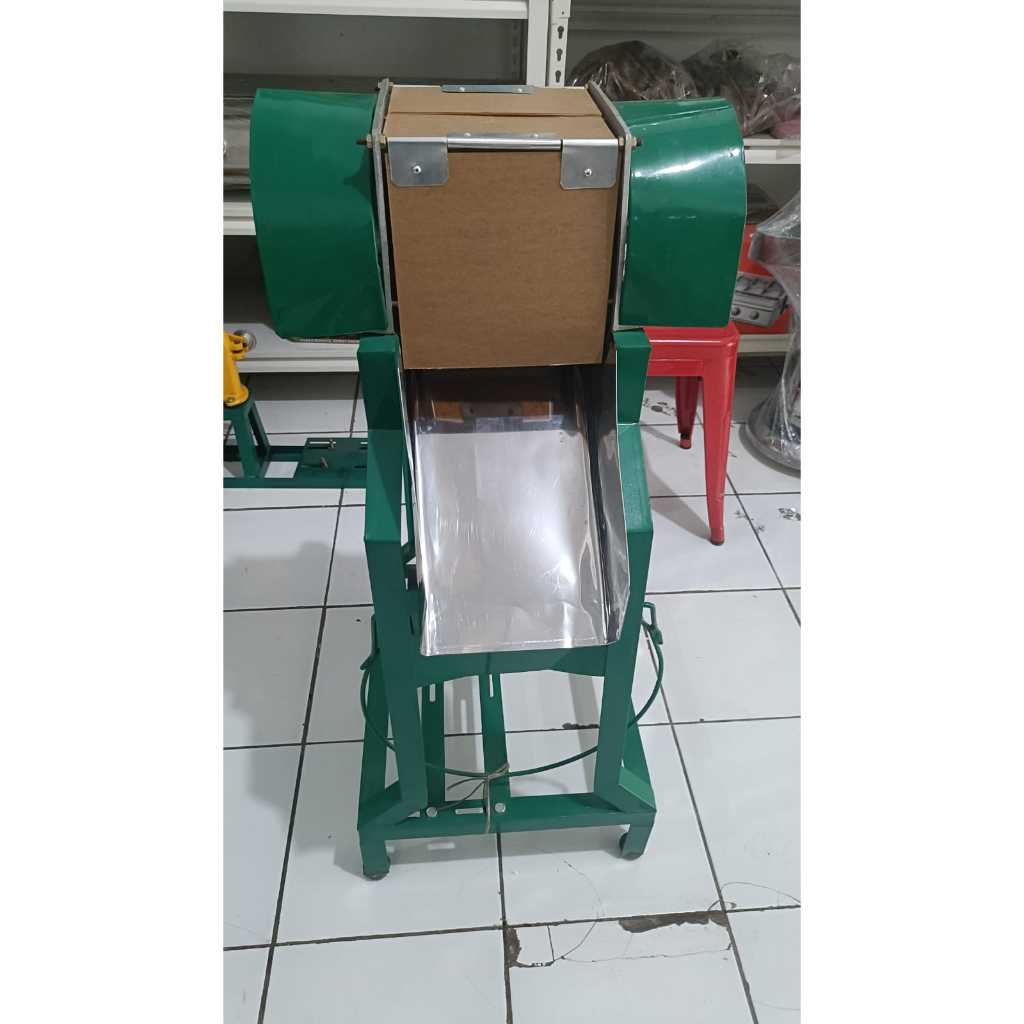 Mesin parut kelapa besar otomatis