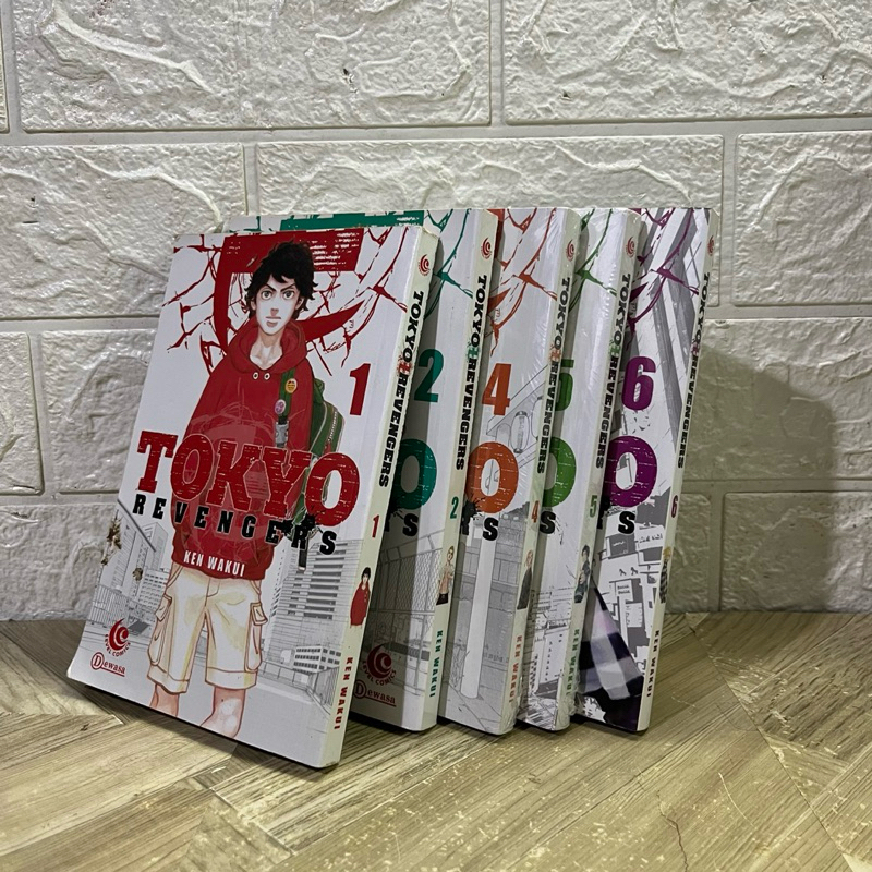 Komik Tokyo Revengers vol. 1,2,4,5,6 (BACA DESKRIPSI)